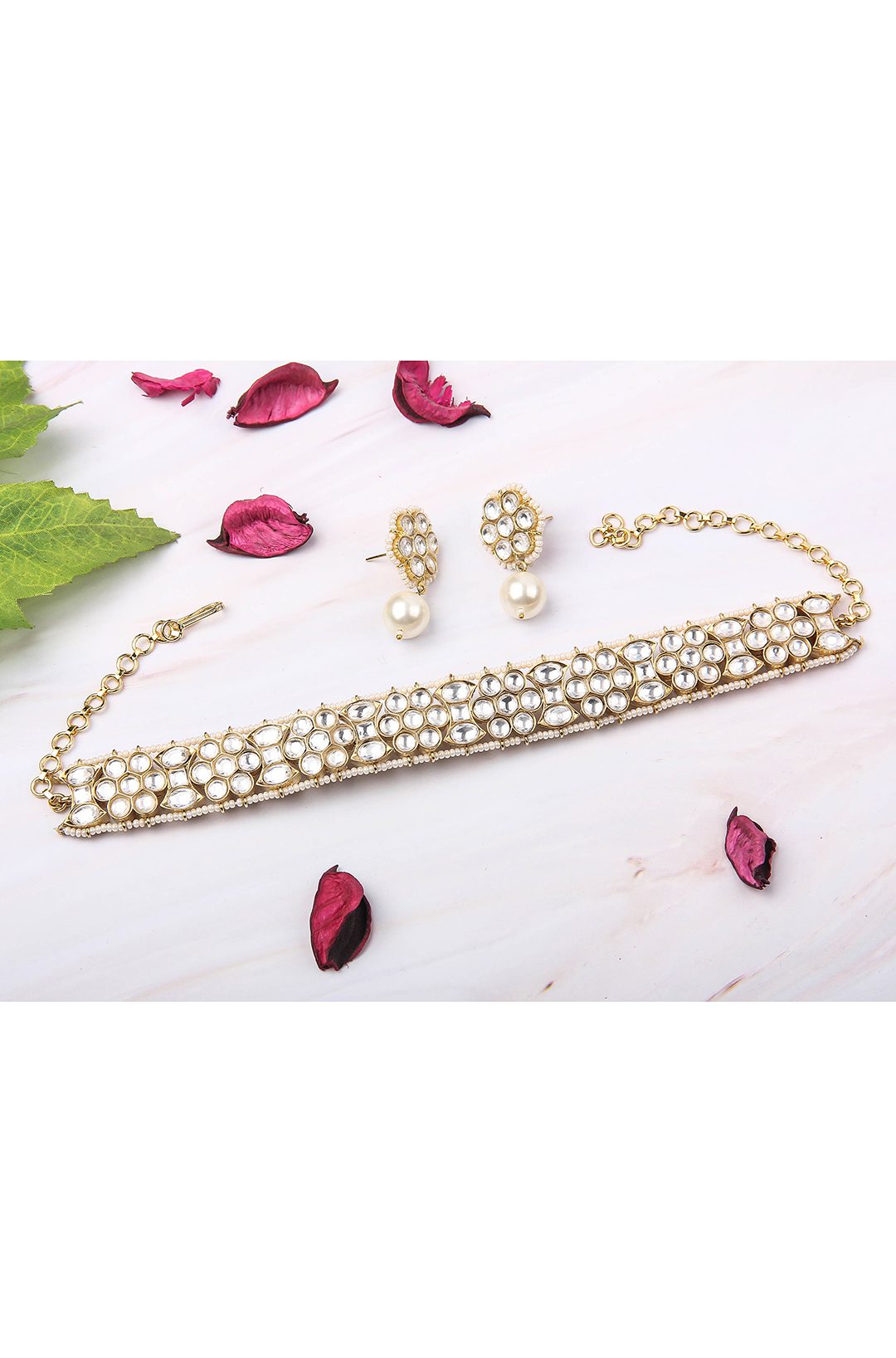 Luxurious Gold Plated Kundan Choker Necklace Set