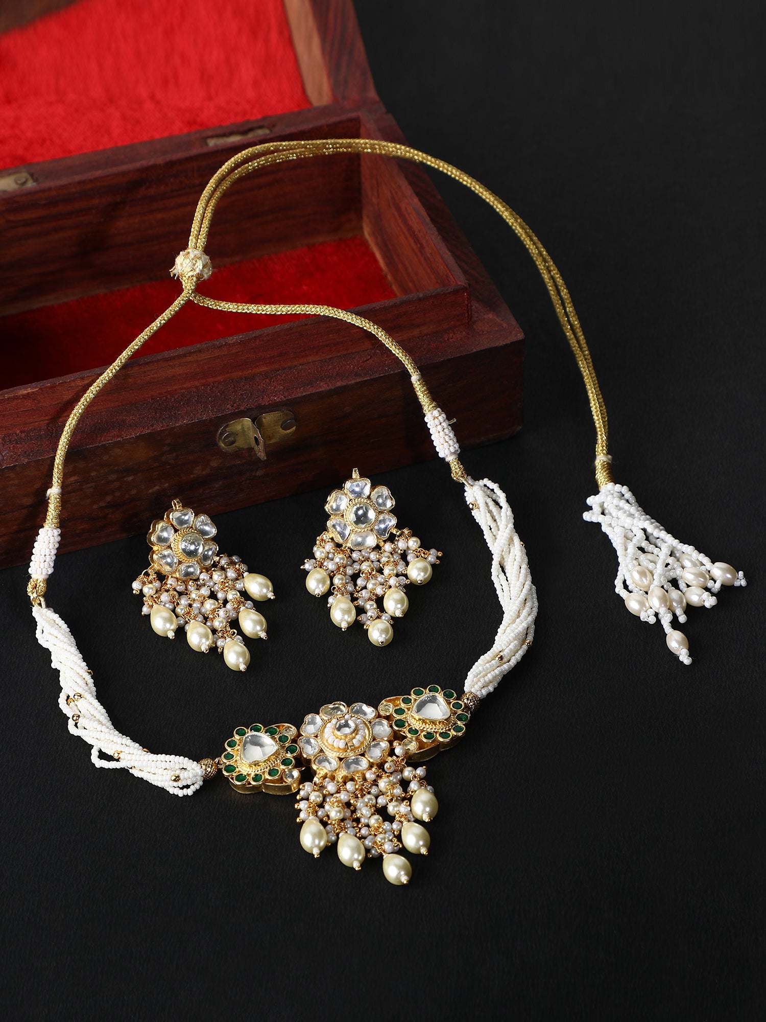 22KT gold Plated Kundan Classic Evergreen and sleek Kundan choker set with Pearls for women and girls