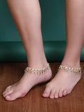Load image into Gallery viewer, 22KT Gold Plated Kundan Classic Gold Anklet For women and Girls

