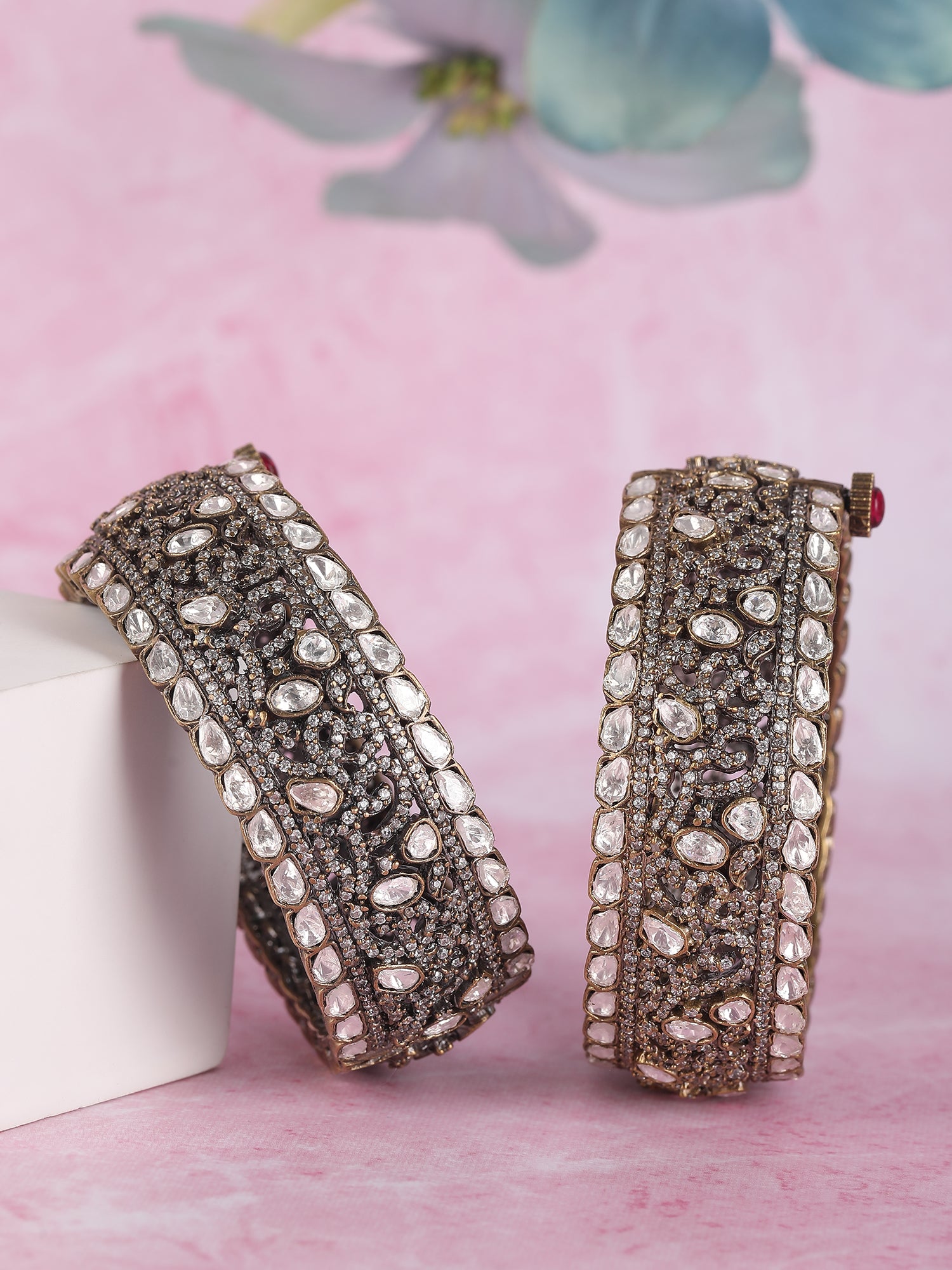 Buy Gold Tone Kundan Bangle