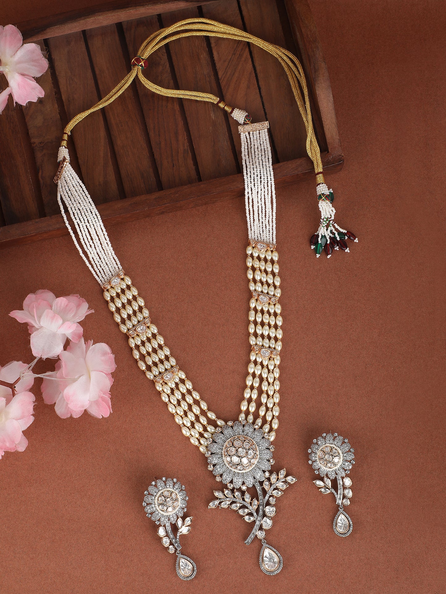 White Plated Kundan Polki Necklace Set