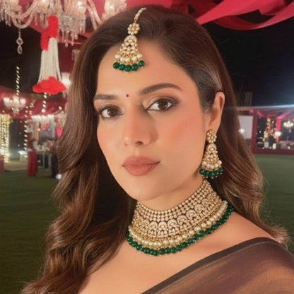 Bridal Kundan Choker Necklace Set with Green Beads & Pearls - Auraa Trends