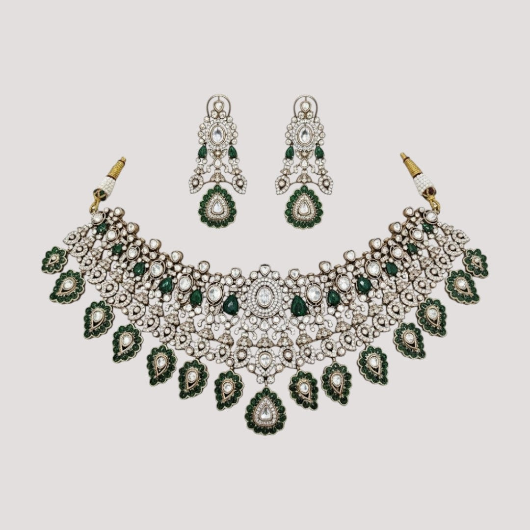 “Kundan bridal choker necklace set with green enamel drops and matching earrings – ethnic wedding jewellery for women.”