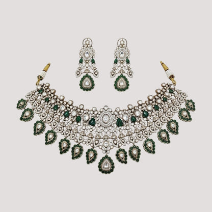 “Kundan bridal choker necklace set with green enamel drops and matching earrings – ethnic wedding jewellery for women.”