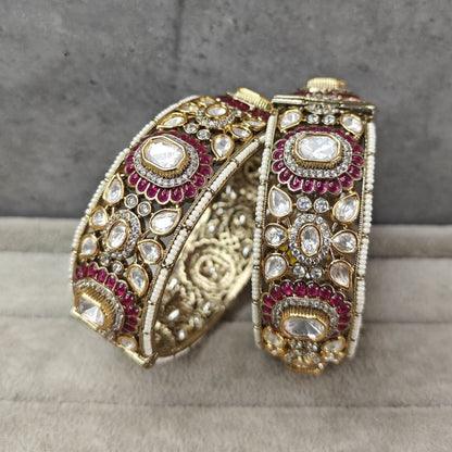Mehandi Polish Openable Polki Kada with Red Stone Accents