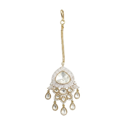Elegant gold-plated Kundan maang tikka with white American diamond stones and pear-shaped crystal drops for bridal and wedding wear.