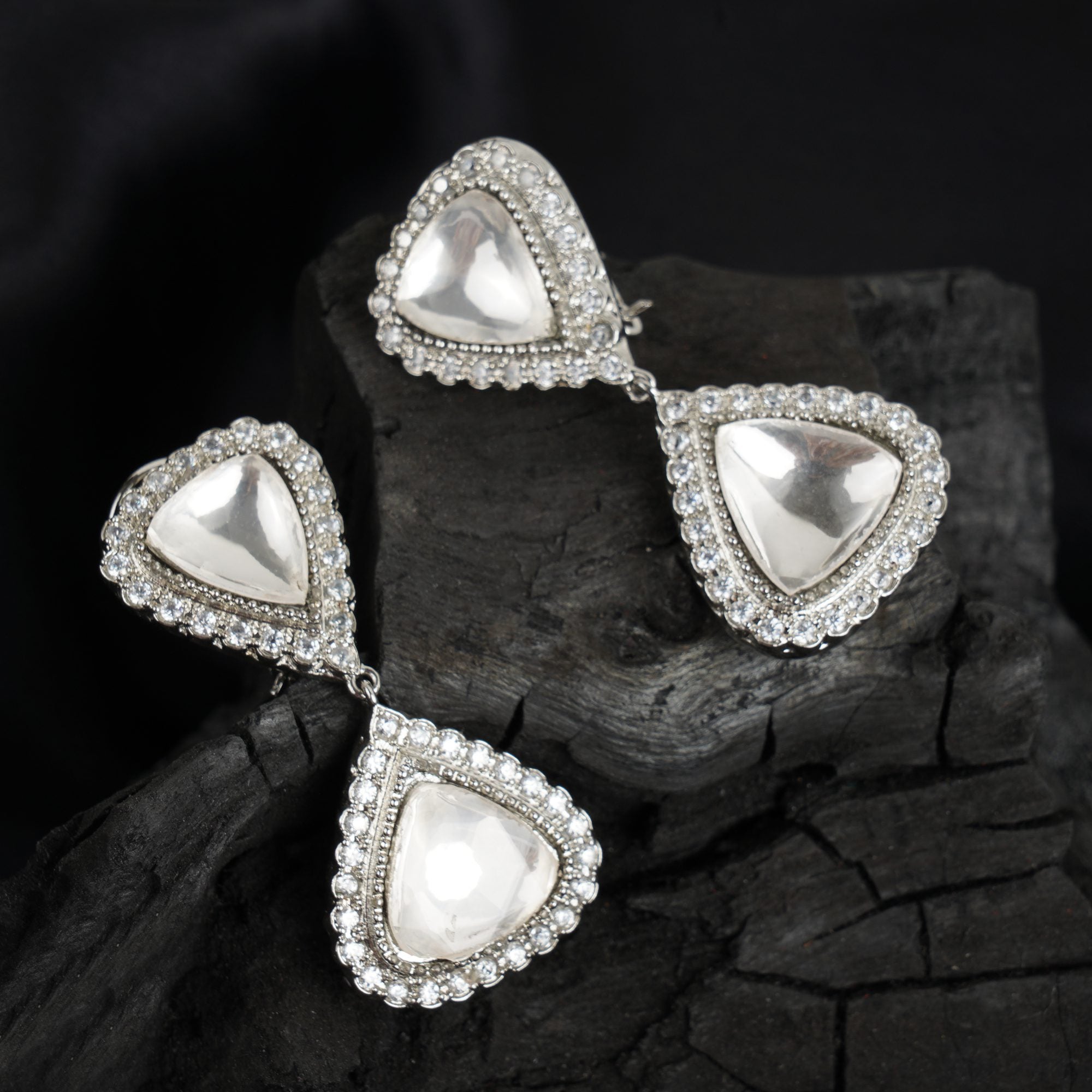 Sumptuous Kundan Earring