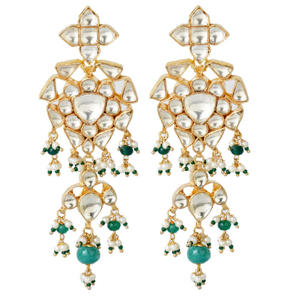 Resplendent Kundan Necklace Set with Emerald Accents