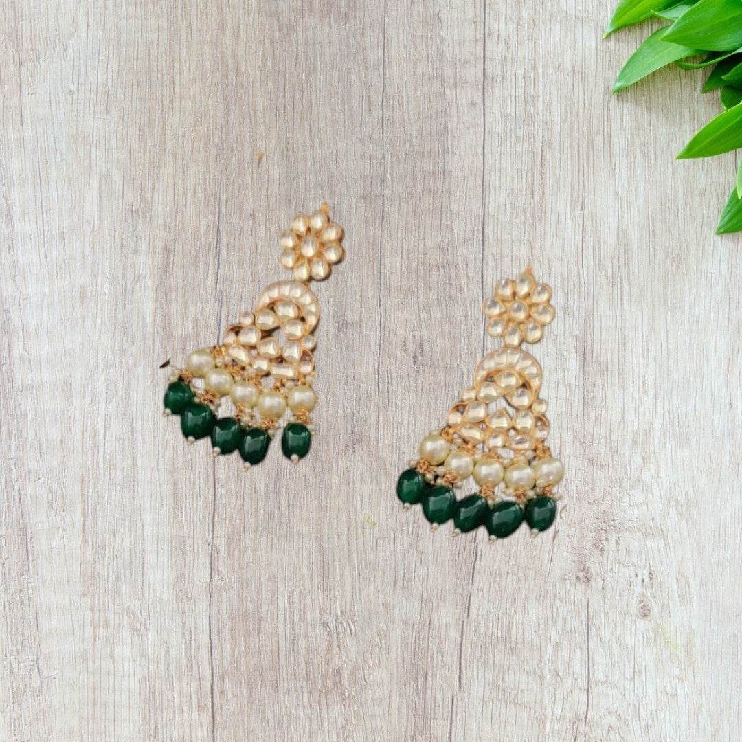 Bridal Kundan Choker Necklace Set with Green Beads & Pearls - Auraa Trends