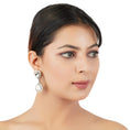 Load image into Gallery viewer, Sumptuous Kundan Earring
