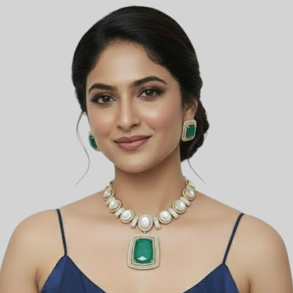 Elegant Green Pendant Kundan Choker Necklace Set with Stud Earrings for Women