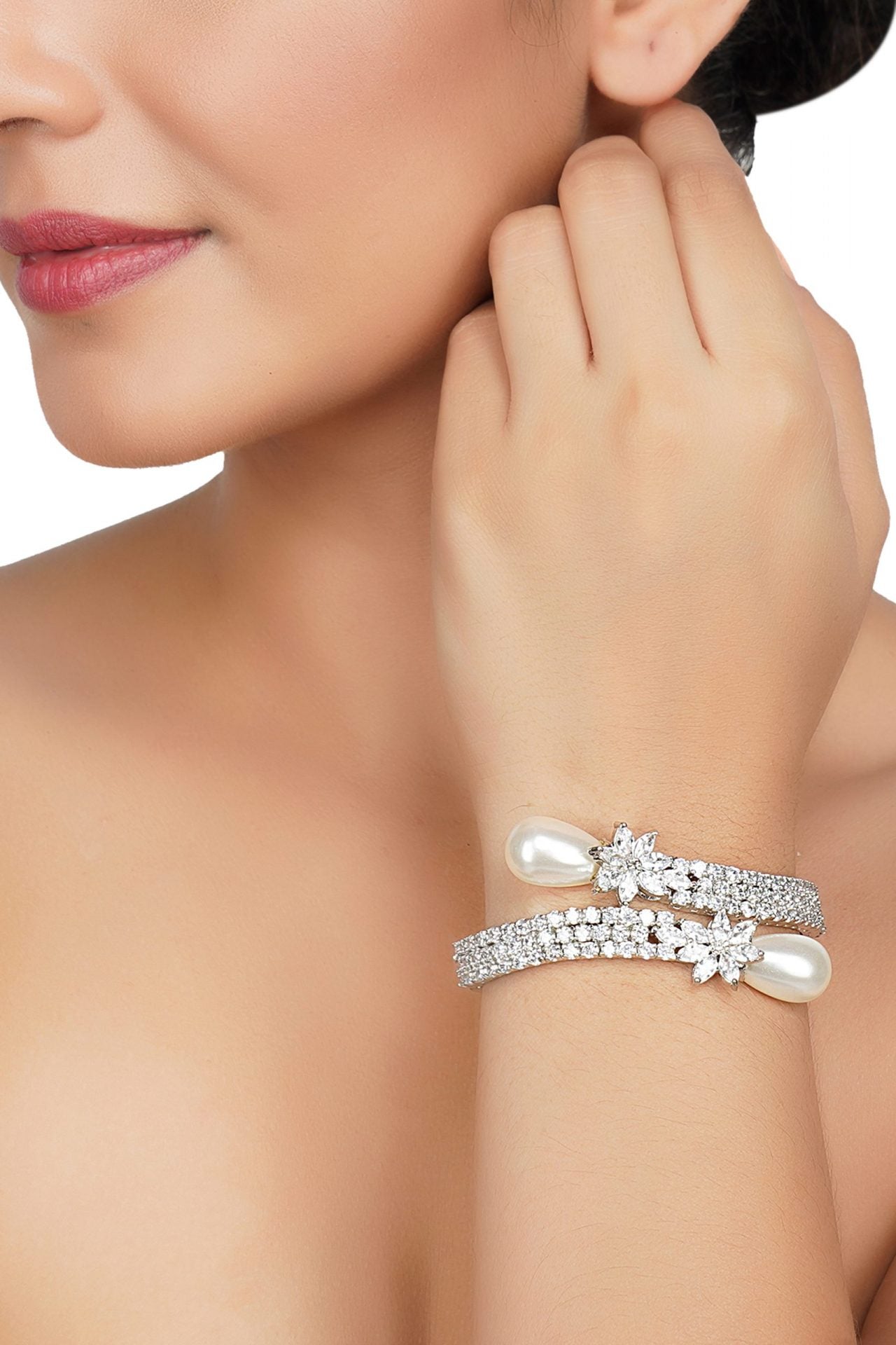 Alluring American Diamond Bracelet - Auraa Trends - Bracelet - # - Auraa Trends - Alluring American Diamond Bracelet