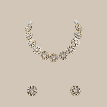 Antique Gold Floral Kundan Choker Necklace Set with Stud Earrings - Auraa Trends - Choker - # - Auraa Trends - Antique Gold Floral Kundan Choker Necklace Set with Stud Earrings