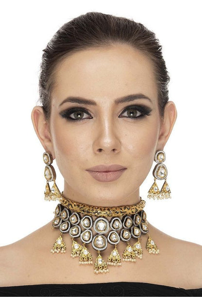Crowned Kundan Hasli Necklace Set