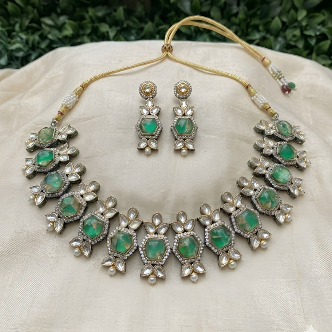 Green Stone Kundan Necklace Set with Floral Design & Matching Earrings