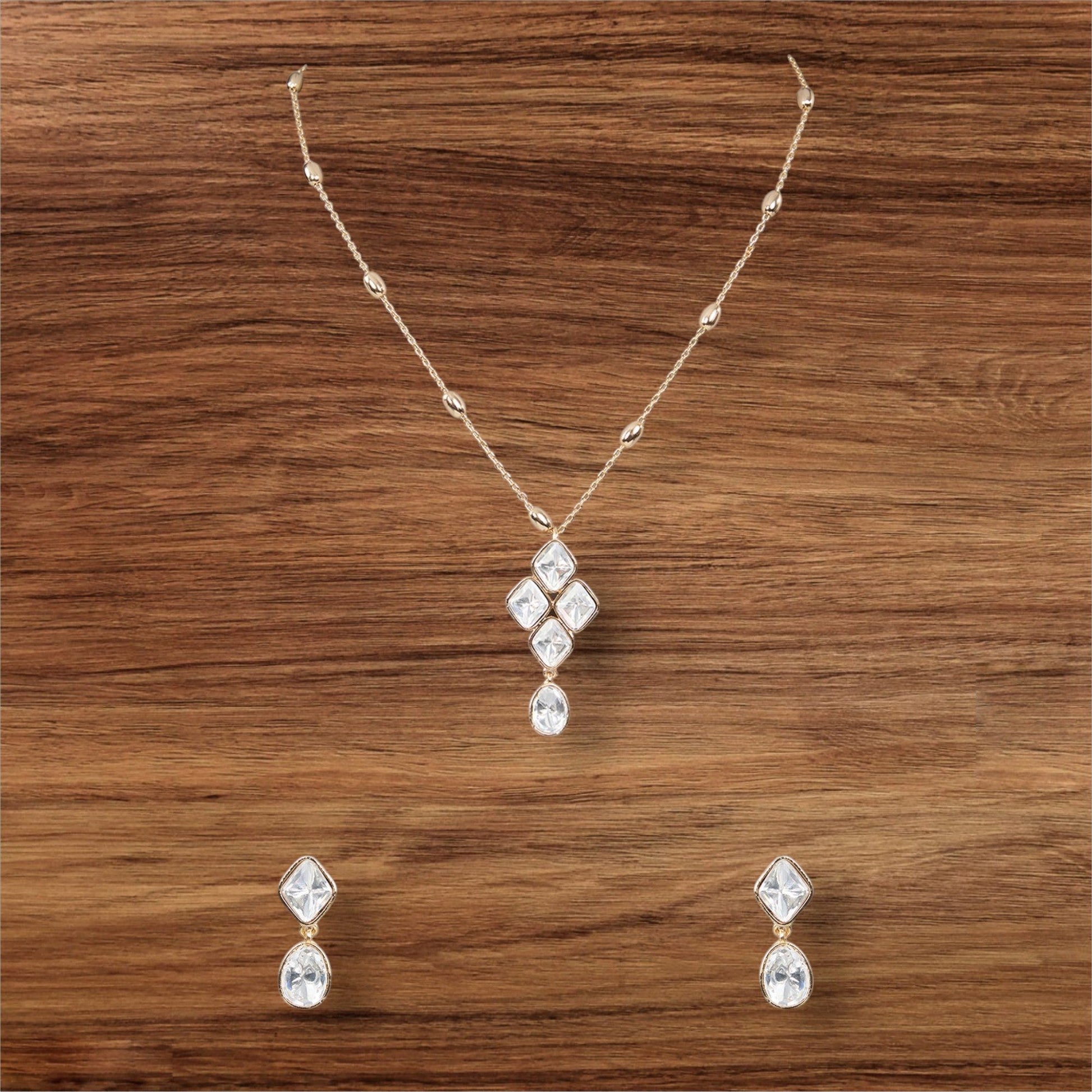 Beautiful Gold - Colored Kundan Necklace Set with Earrings Pendant Necklace - Auraa Trends - Pendant - # - Auraa Trends - Beautiful Gold - Colored Kundan Necklace Set with Earrings Pendant Necklace
