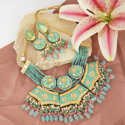 Splendid Kundan Necklace Set