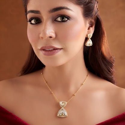 White Enamel Zircon Pendant Necklace and Earrings Set