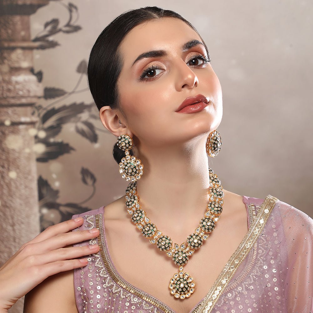 Elegant Gold - Plated Kundan Bridal Necklace Set - Auraa Trends - Necklace Set - Elegant Gold - Plated Kundan Bridal Necklace