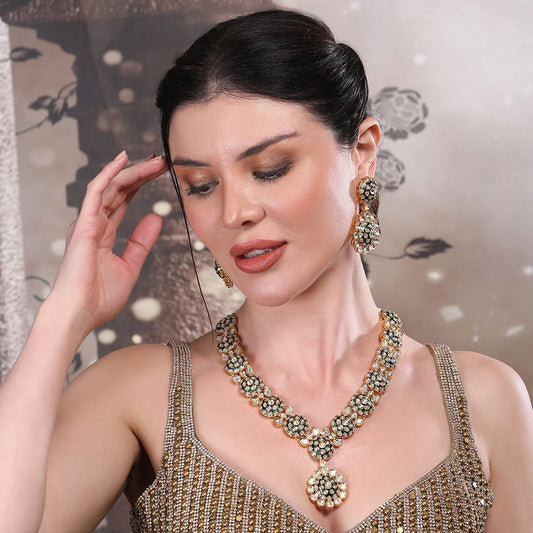 Elegant Gold - Plated Kundan Bridal Necklace Set - Auraa Trends - Necklace Set - Elegant Gold - Plated Kundan Bridal Necklace