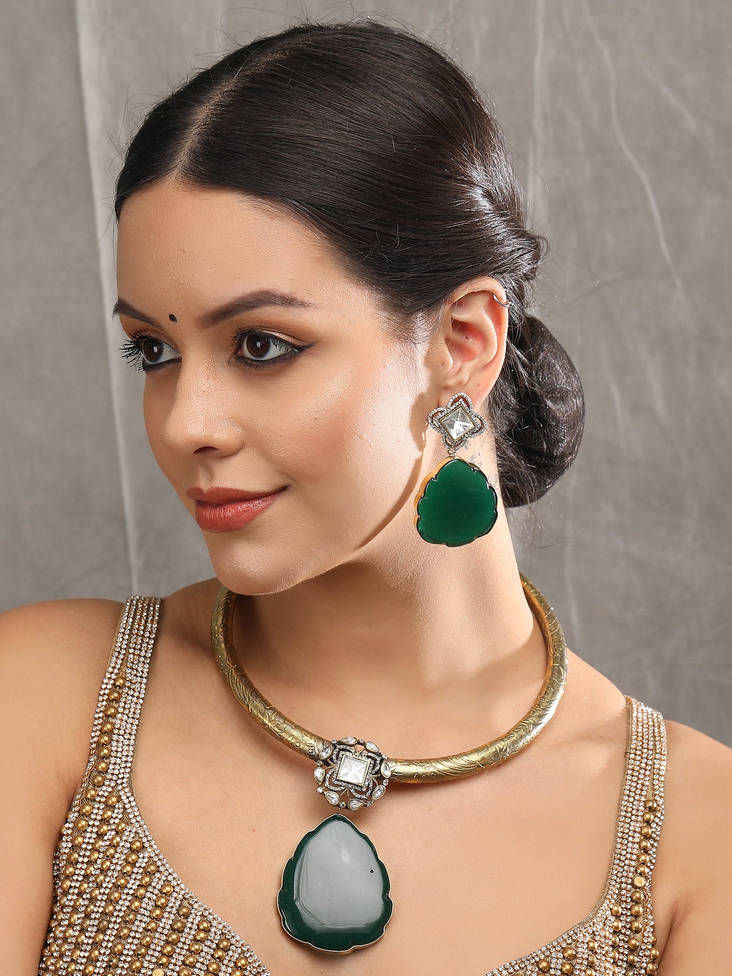 Elegant Green Kundan-Polki Gold-Toned & White Gold Plated Handcrafted Necklace Set - Auraa Trends - Necklace Set -Festive