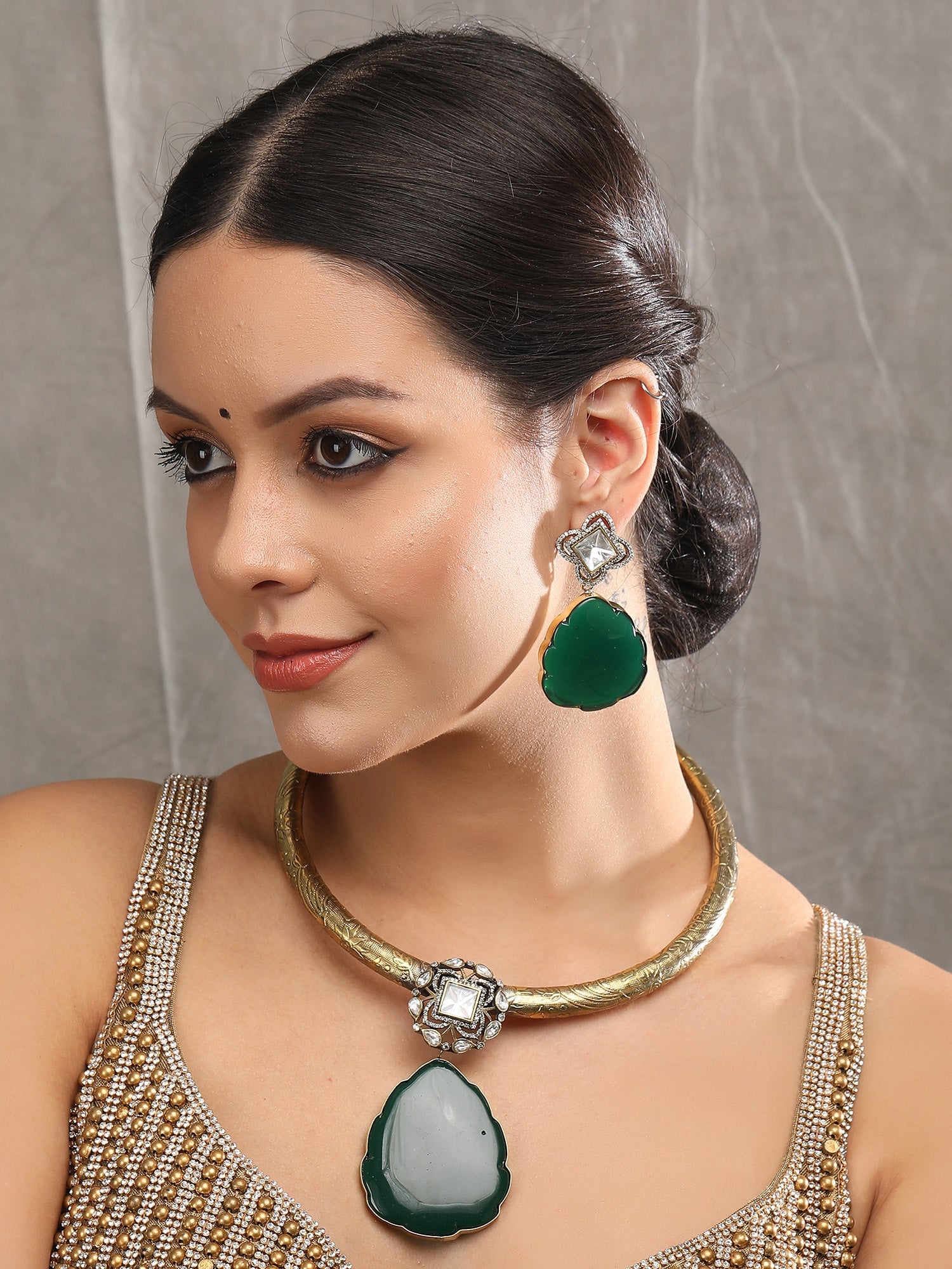 Elegant Green Kundan-Polki Gold-Toned & White Gold Plated Handcrafted Necklace Set - Auraa Trends - Necklace Set -Festive