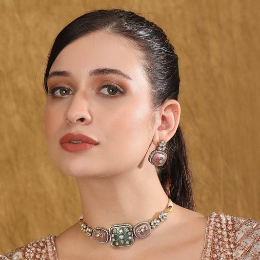 Elegant Handcrafted Necklace Set with Matching Earrings - Auraa Trends