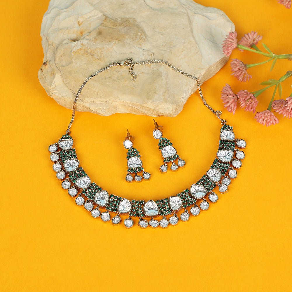Elegant Kundan Polki Necklace Set with Emerald Accents - Auraa Trends - Necklace Set - # - Auraa Trends - Necklace set