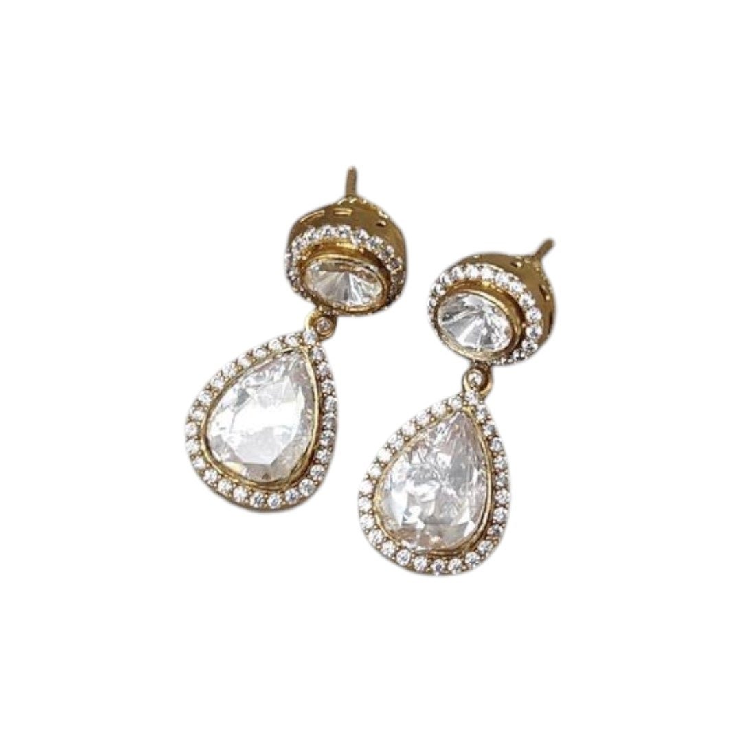 Elegant Kundan - Style White Stone Necklace Set - Auraa Trends - Necklace Set -  - Auraa Trends - "Gold - plated kundan - style necklace set with white teardrop and oval stones, including matching earrings – ideal for weddings, parties, and traditional functions.