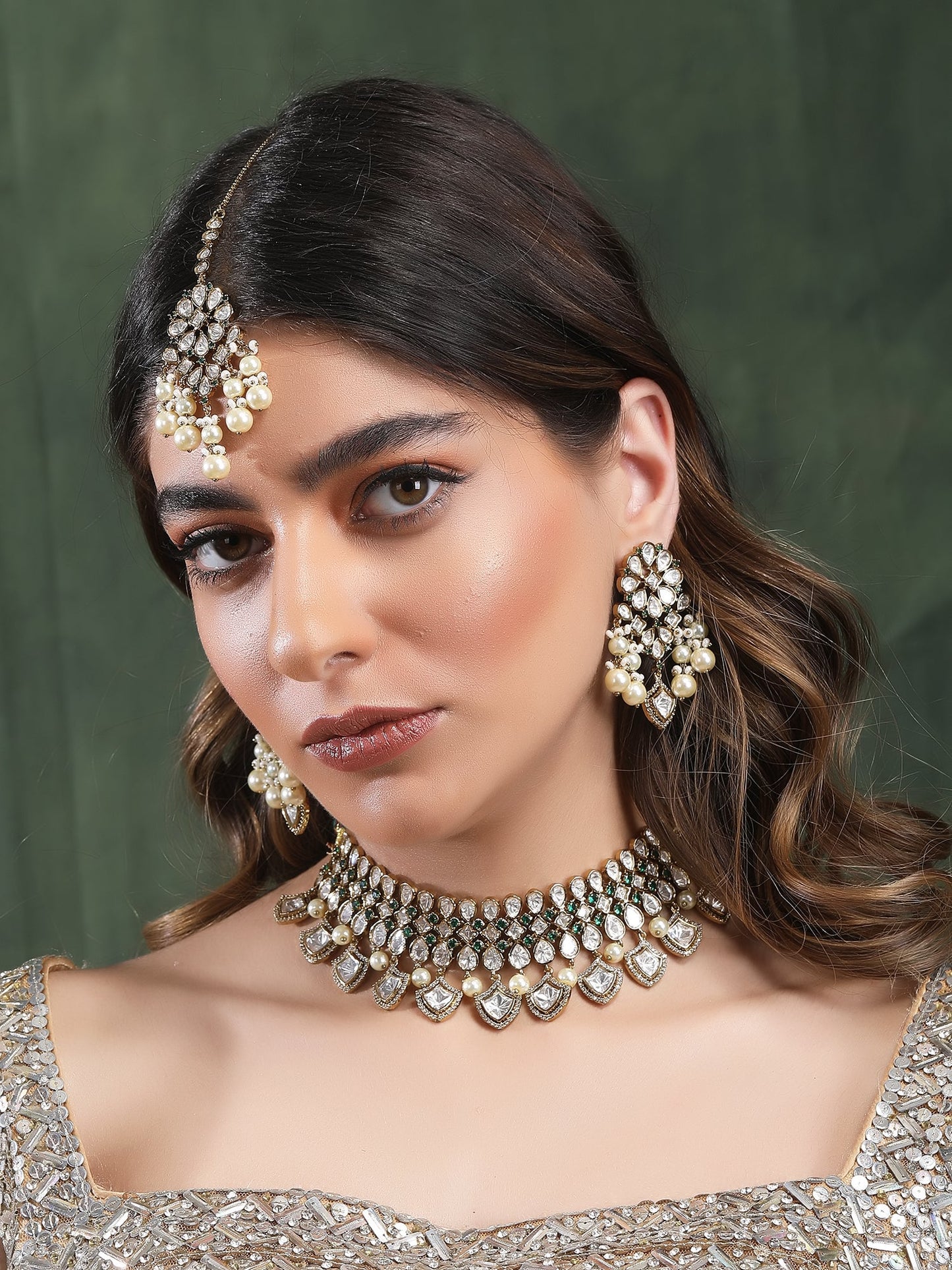 Elegant Pearl & Kundan Choker Necklace Set with Maangtikka - Auraa Trends - Choker - Aura Trends Auraa Trends Best Sellers