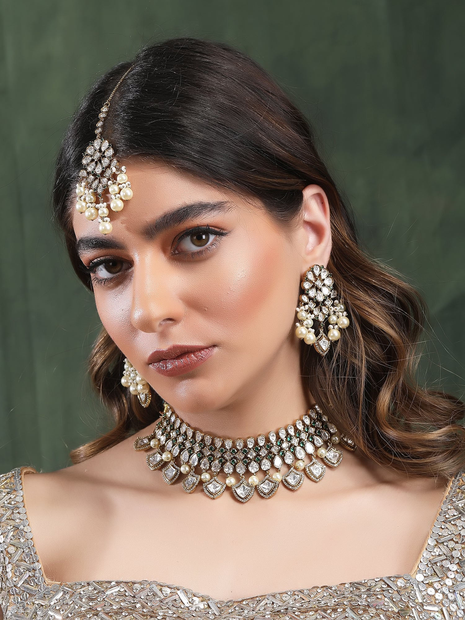 Elegant Pearl & Kundan Choker Necklace Set with Maangtikka - Auraa Trends - Choker - Aura Trends Auraa Trends Best Sellers