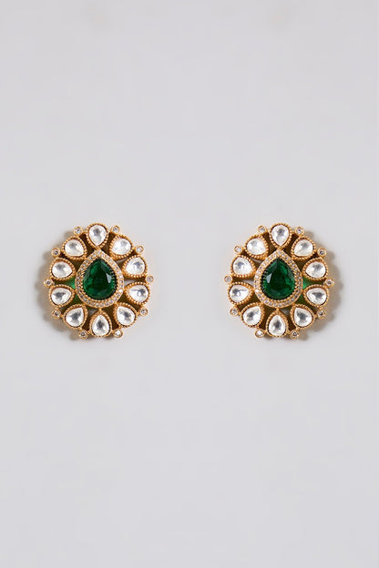 Emerald Green Kundan Choker Set with Pearl Drops - Auraa Trends - Choker - Royal green and gold jewelry Pearl embellished