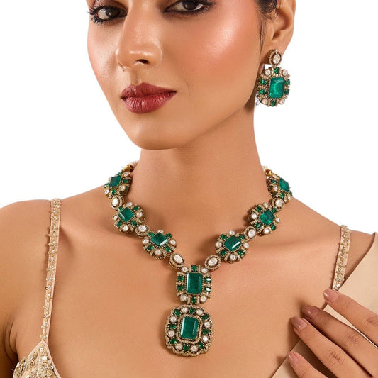 Emerald Green Kundan Necklace Set with Bold Statement Earrings - Auraa Trends - necklace - Fashion Green jewelry