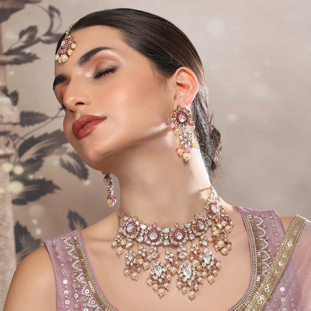 Exquisite Kundan & Pearl Bridal Jewelry Set - Auraa Trends - Necklace Set - Exquisite Kundan & Pearl Bridal Jewelry Set