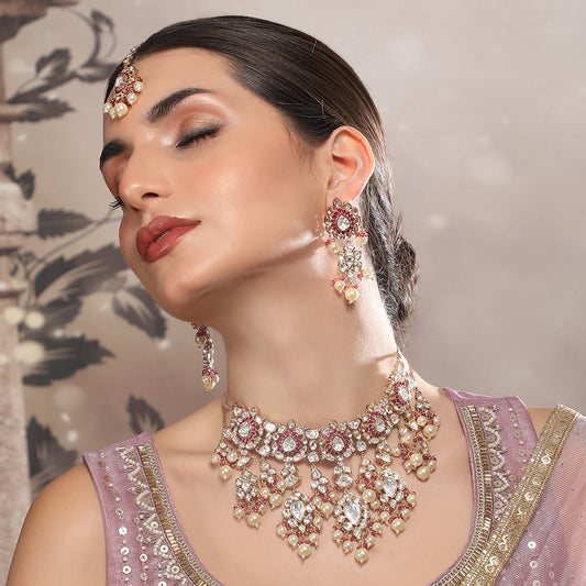 Exquisite Kundan & Pearl Bridal Jewelry Set - Auraa Trends - Necklace Set - Exquisite Kundan & Pearl Bridal Jewelry Set