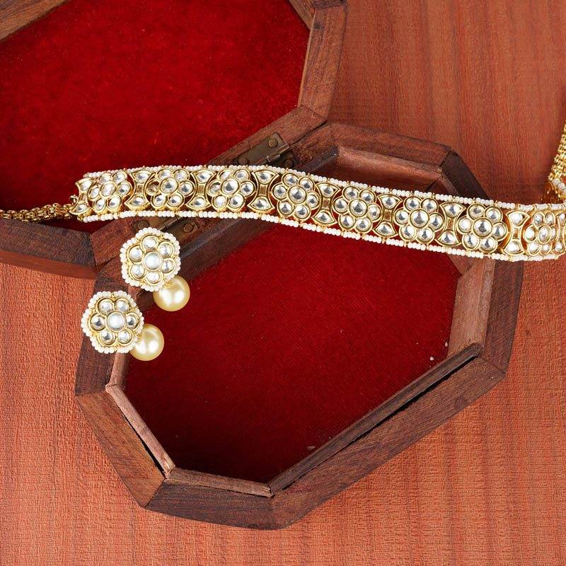 Glittering Kundan Choker Set - Auraa Trends