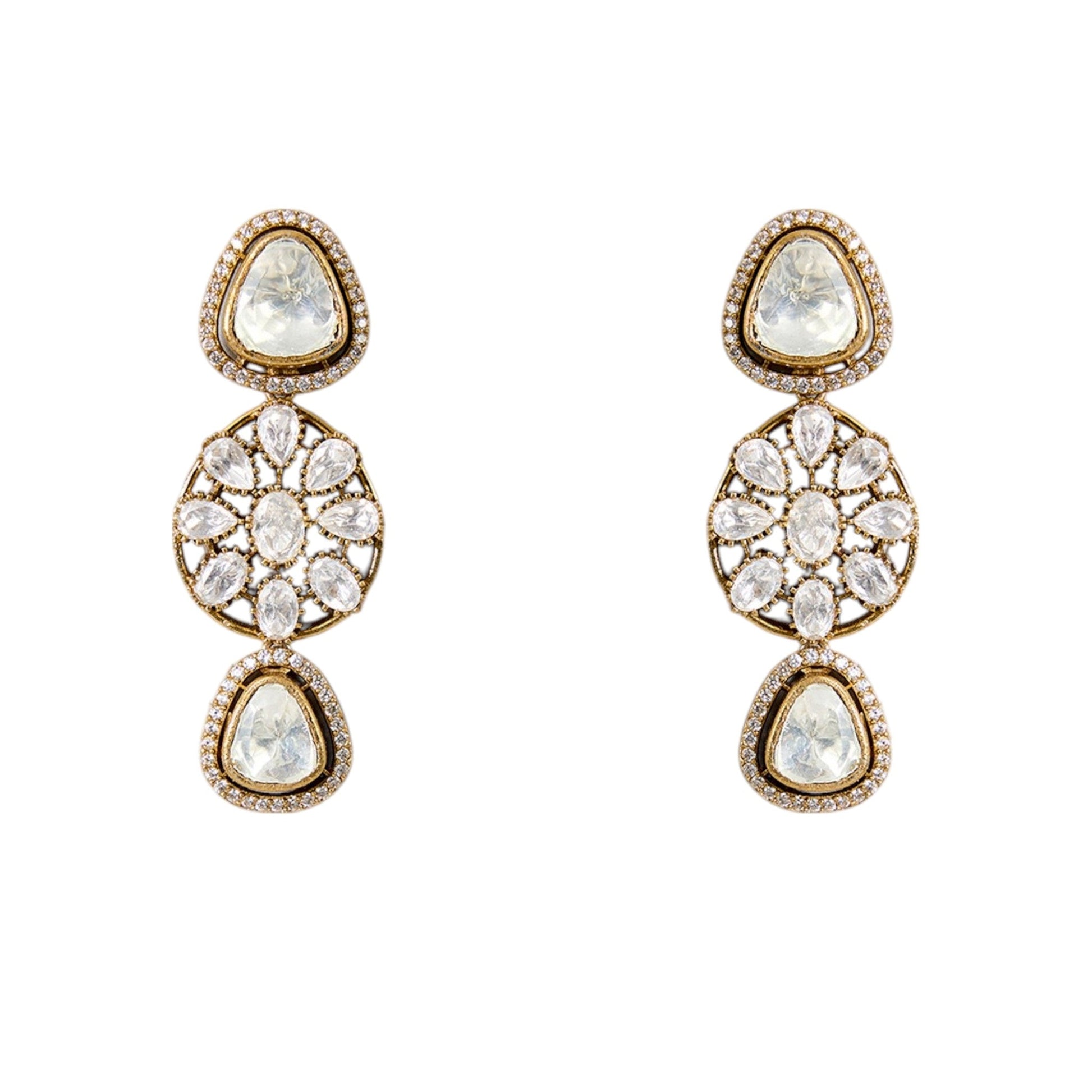 Gold Finish Floral Motif & Kundan Stone Choker Necklace Set - Auraa Trends - Necklace -  - Auraa Trends - "Gold finish floral motif kundan choker necklace with earrings" "Traditional kundan choker set for weddings and festivals" "Gold choker necklace with floral design and matching earrings"