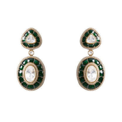 Gold Finish Kundan Polki Necklace Set with Emerald Edge – Bridal Jewelry - Auraa Trends - Necklace -  - Auraa Trends - Gold Finish Emerald - Edged Kundan Polki Necklace Set Traditional Bridal Necklace with Matching Earrings Ethnic Indian Necklace Set with Emerald and Kundan Stones Mixed Metal Kundan Polki Necklace for Festive Wear