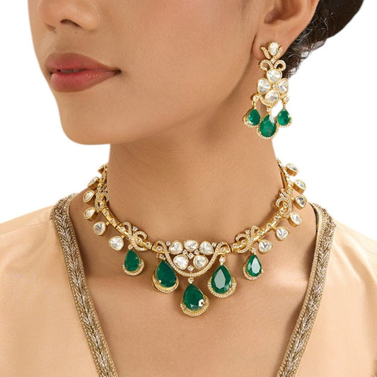 Gold - Plated Kundan Choker Necklace Set featuring Emerald Green Teardrops – Ethnic Bridal Jewelry - Auraa Trends - necklace -  - Auraa Trends - Gold - plated kundan choker jewelry adorned with white uncut stones and emerald green teardrop pendants, complemented by matching dangler earrings – ideal for wedding or party wear.