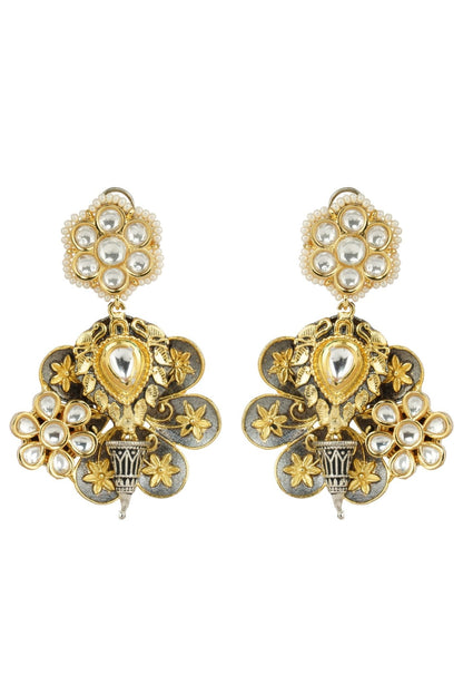 Gold Plated Kundan Jhumka Earrings - Traditional Elegance - Auraa Trends - Jhumka -Trends - Grand Gold Plated Kundan Earrings