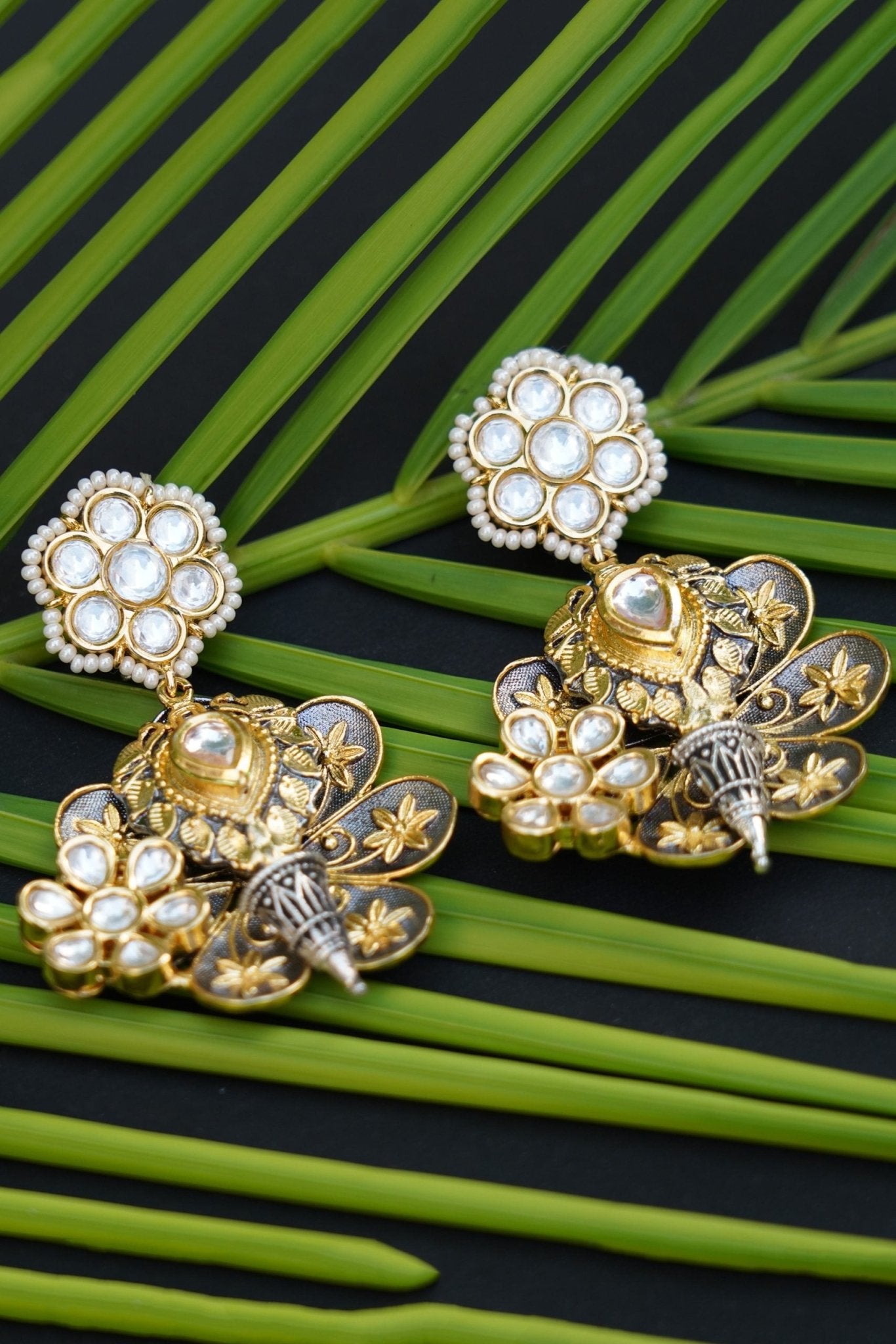 Gold Plated Kundan Jhumka Earrings - Traditional Elegance - Auraa Trends - Jhumka -Trends - Grand Gold Plated Kundan Earrings