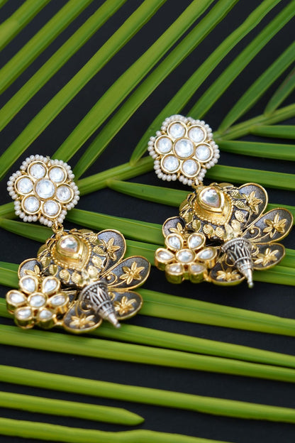 Gold Plated Kundan Jhumka Earrings - Traditional Elegance - Auraa Trends - Jhumka -Trends - Grand Gold Plated Kundan Earrings