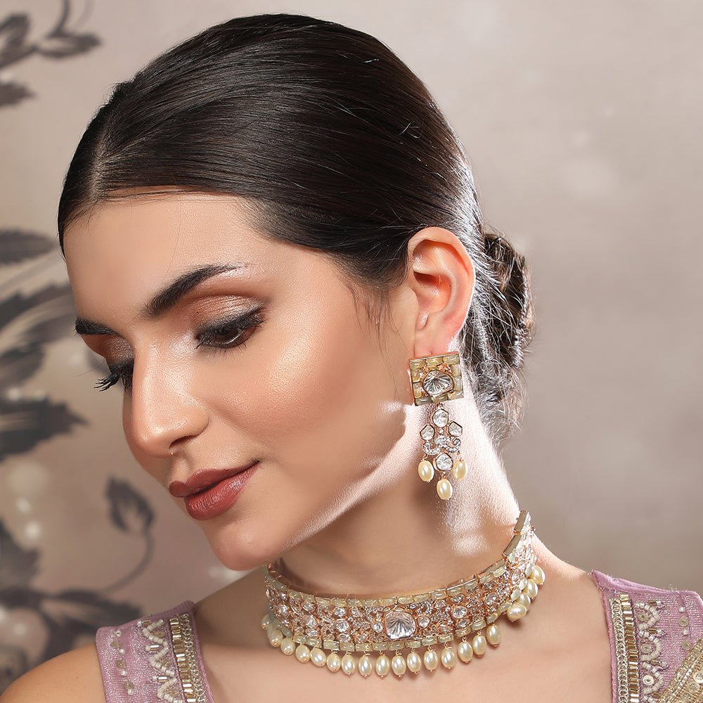 Graceful Pearl and Polki Choker Necklace Set with Earrings - Auraa Trends - Choker - Graceful Pearl and Polki Choker Necklace