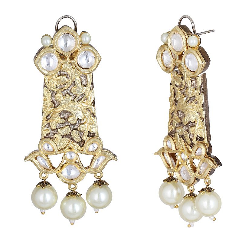 Elegant Kundan Hasli Set
