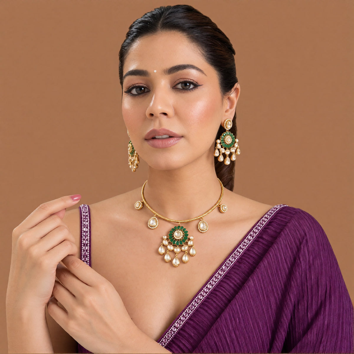 Emerald Green Kundan Hasli Choker Set