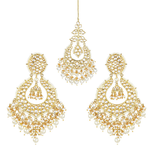 Kundan Earrings and Maangtikka Set - Auraa Trends - Earring Set - # - Auraa Trends - Kundan Earrings and Maangtikka Set