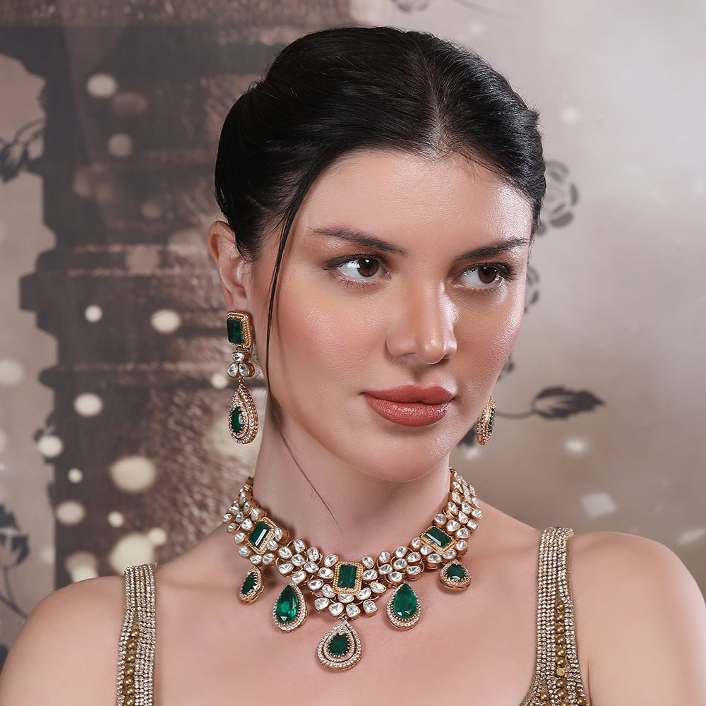 Luxurious Emerald Green and Crystal Kundan Choker Necklace Set - Auraa Trends - Choker - Luxurious Emerald Green and Crystal