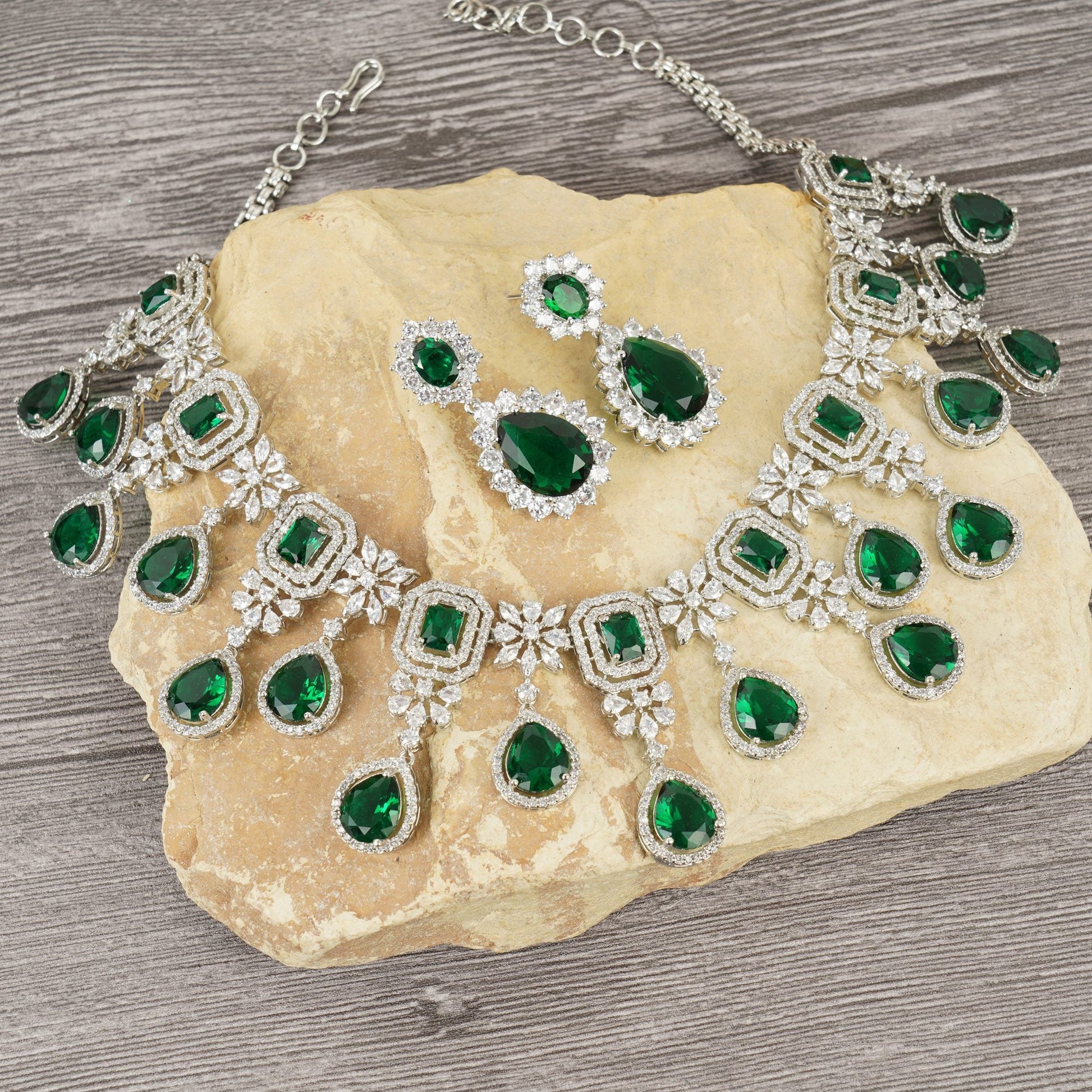 Luxurious Necklace Set for Women - Auraa Trends - Necklace Set - # - Auraa Trends - Luxurious Necklace Set for Women
