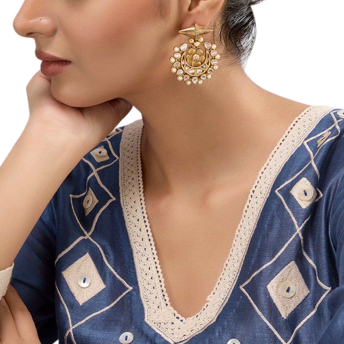 Matte Gold - Plated Kundan Stud Earrings with Floral Motif - Auraa Trends - Earrings -  - Auraa Trends - "Matte gold - plated floral stud earrings with kundan - style stones and traditional detailing, ideal for ethnic and festive wear."