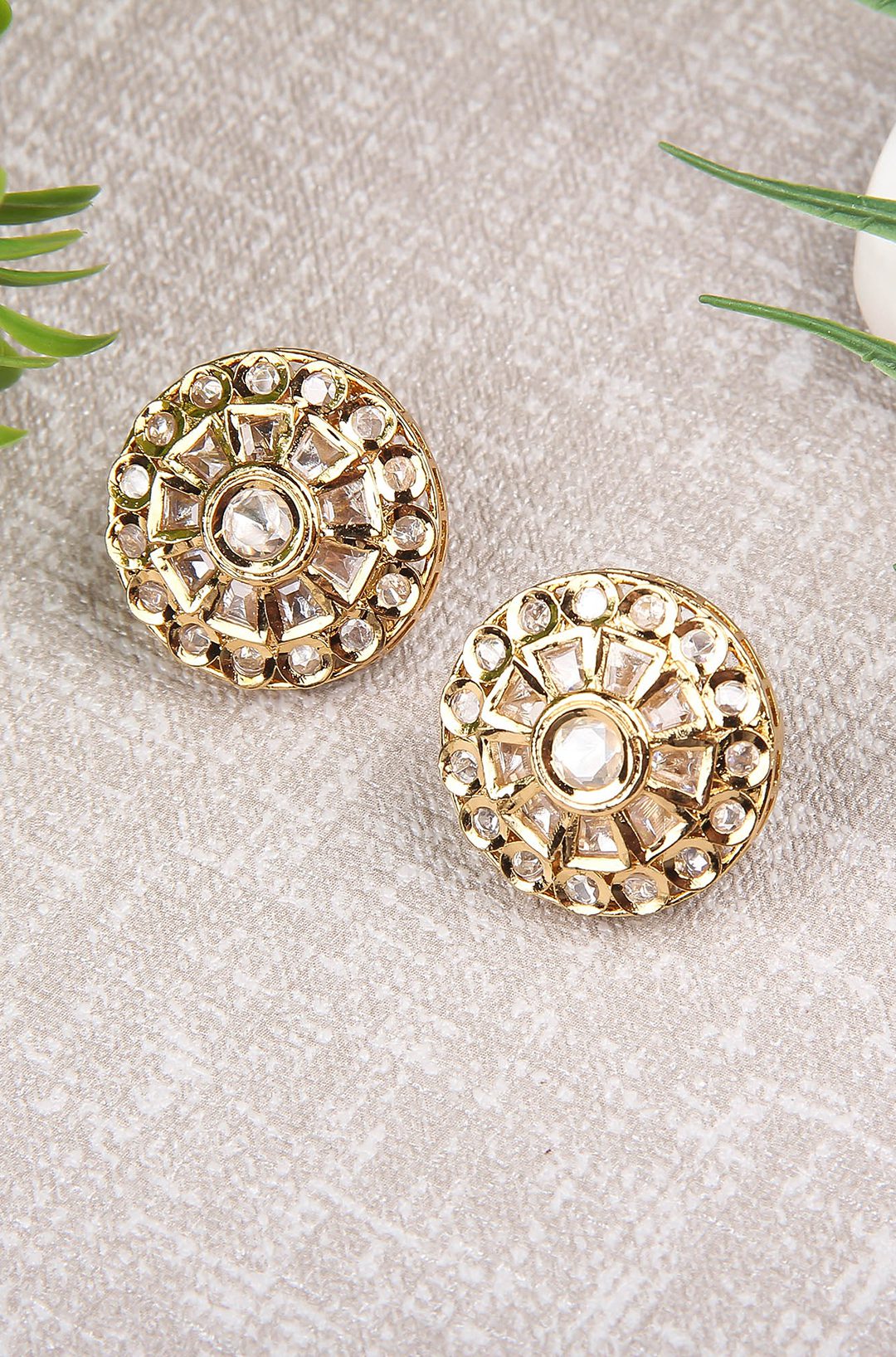 Precious Gold Plated Kundan Stud Earrings - Auraa Trends - Studs - # - Auraa Trends - Precious Gold Plated Kundan Stud Earrings